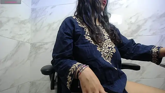 jasmine700141 online show from 05-05-26, 07:22
