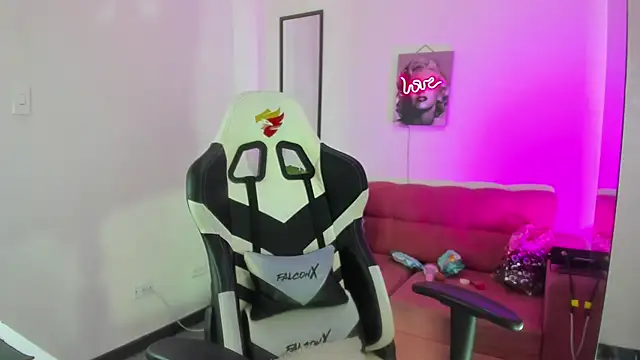 Xiomara as online show from 03-19-26, 01:15