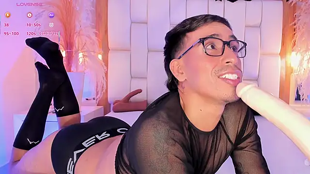 Mr aronnn  online show from 02-08-26, 01:53