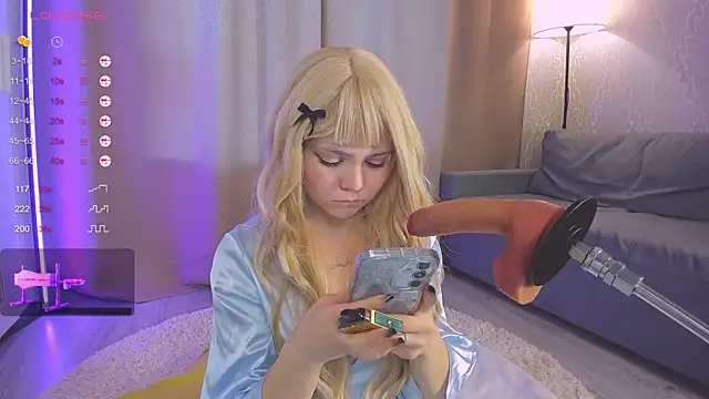 Snapshot of Tiny_Emmy chatting on 03-15-26, 05:24 Tiny Emmy online show from 03-15-26, 05:24