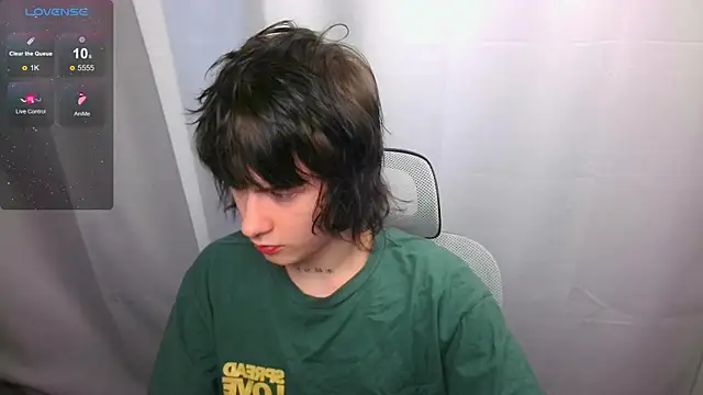 LeonBoykisser online show from 05-01-26, 07:24