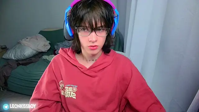 LeonBoykisser online show from 06-26-26, 05:28