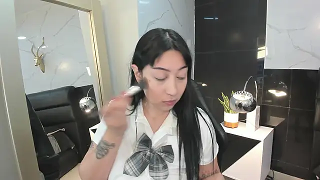 Snapshot of KomiCatt chatting on 04-22-26, 12:50 KomiCatt online show from 04-22-26, 12:50