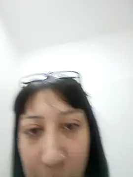 Snapshot of KomiCatt chatting on 04-28-26, 11:59 KomiCatt online show from 04-28-26, 11:59