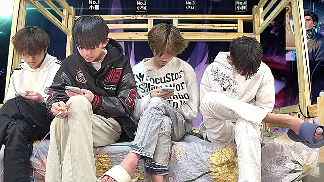 xiaohuangren01 online show from 03-16-26, 05:44