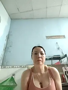 Snapshot of Famrita chatting on 02-09-26, 01:31 Famrita online show from 02-09-26, 01:31