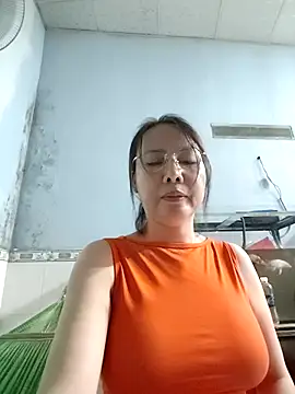 Snapshot of Famrita chatting on 02-09-26, 01:48 Famrita online show from 02-09-26, 01:48