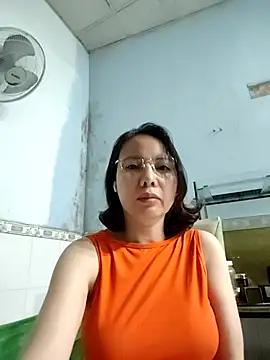 Snapshot of Famrita chatting on 03-07-26, 01:02 Famrita online show from 03-07-26, 01:02