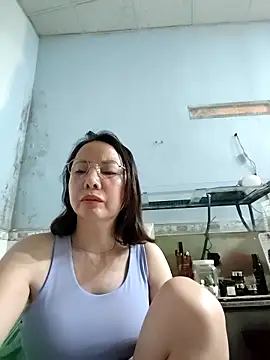 Snapshot of Famrita chatting on 03-11-26, 01:55 Famrita online show from 03-11-26, 01:55