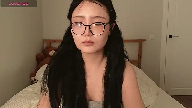 nullgirl online show from 05-12-26, 11:46