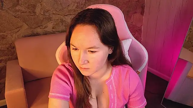 Snapshot of SindieStorm chatting on 02-12-26, 01:44 SindieStorm online show from 02-12-26, 01:44