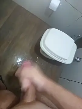 Snapshot of Felipe_20cm chatting on 02-01-26, 05:33 Felipe 20cm online show from 02-01-26, 05:33