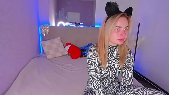 LunaHeadley online show from 01-18-26, 01:26