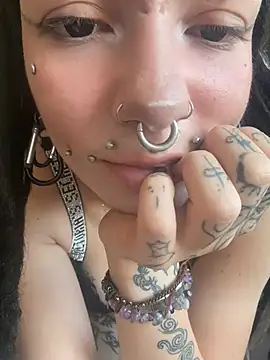 Snapshot of demonLamia chatting on 05-25-26, 12:11 demonLamia online show from 05-25-26, 12:11