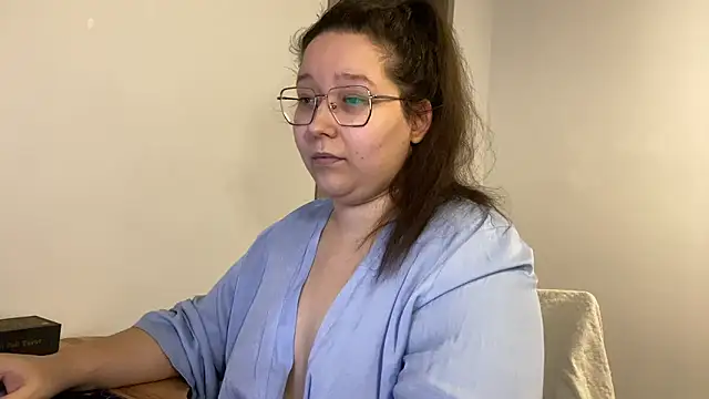 AemiliaLust online show from 02-06-26, 09:07