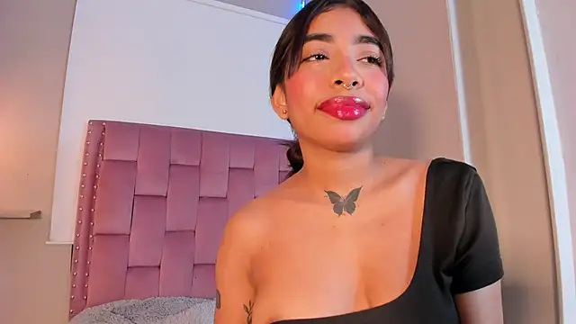 Scarlet Vixen  online show from 04-30-26, 12:33