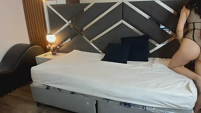 Snapshot of Ambarross_ chatting on 03-05-26, 01:07 Ambarross online show from 03-05-26, 01:07