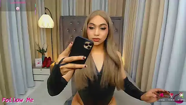 Snapshot of Clea_Moore chatting on 03-27-26, 04:40 Clea Moore online show from 03-27-26, 04:40