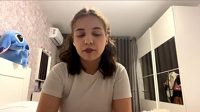 Lunavirexiall online show from 02-02-26, 05:44