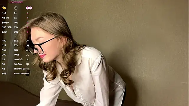 Snapshot of elsadaedra chatting on 03-10-26, 12:21 elsadaedra online show from 03-10-26, 12:21