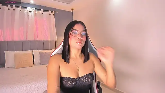 Snapshot of valentina_Noa chatting on 06-02-26, 12:40 valentina Noa online show from 06-02-26, 12:40
