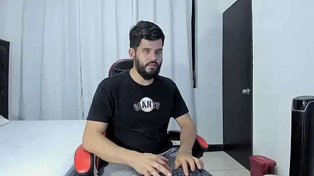 LucasBeaumont online show from 02-04-26, 07:14