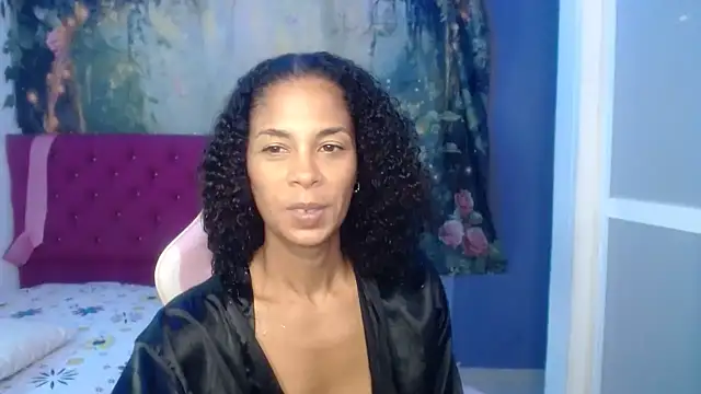 Snapshot of rosa_skinny chatting on 06-20-26, 02:20 rosa skinny online show from 06-20-26, 02:20