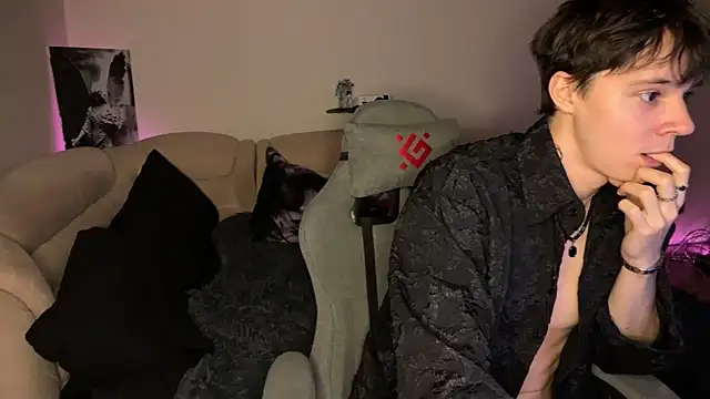 VanthonyV online show from 01-16-26, 04:49