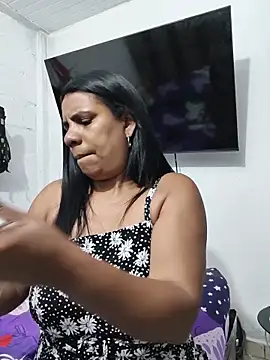 Snapshot of Zeyllyjhonson chatting on 03-07-26, 02:25 Zeyllyjhonson online show from 03-07-26, 02:25