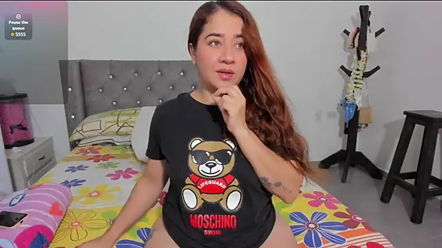 Snapshot of naive_natty10 chatting on 02-25-26, 10:14 naive natty10 online show from 02-25-26, 10:14