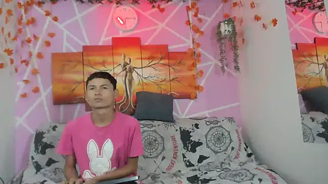 Milanhot2006 online show from 01-19-26, 01:59