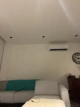 Snapshot of BUBUQUEEN chatting on 03-08-26, 02:04 BUBUQUEEN online show from 03-08-26, 02:04