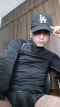 milo boy98 online show from 02-05-26, 03:22