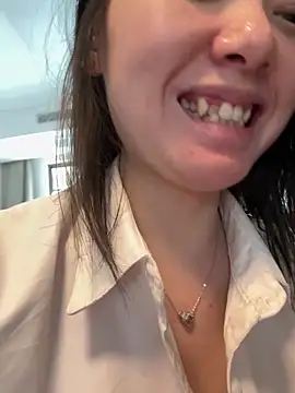 Cheating-wife online show from 05-03-26, 06:08