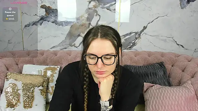 MoonlightLovee online show from 02-08-26, 12:47