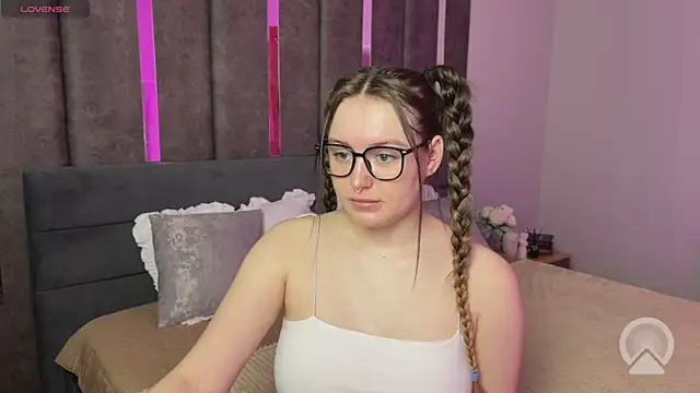 MoonlightLovee online show from 02-09-26, 12:14