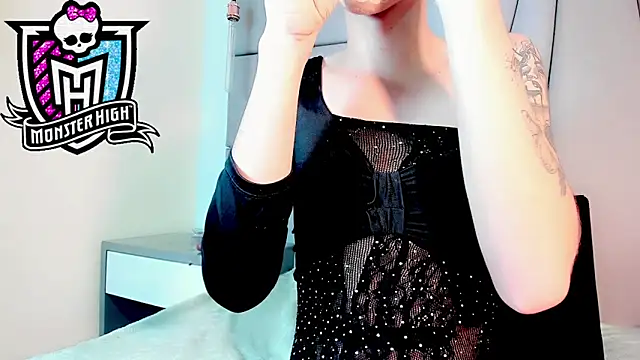 Snapshot of Miss-Saraii chatting on 04-06-26, 04:08 Miss-Saraii online show from 04-06-26, 04:08