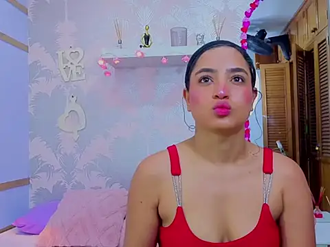 Snapshot of Emma_Thompssonn chatting on 02-14-26, 11:51 Emma Thompssonn online show from 02-14-26, 11:51