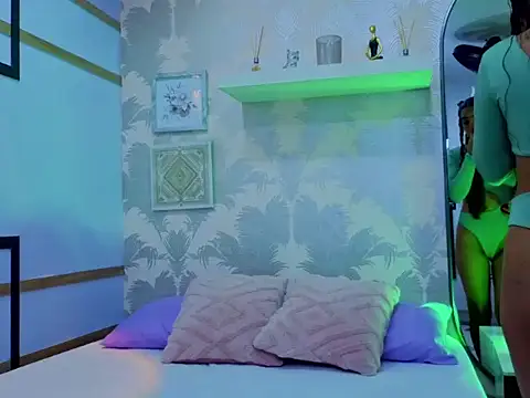 Snapshot of Emma_Thompssonn chatting on 03-17-26, 11:46 Emma Thompssonn online show from 03-17-26, 11:46