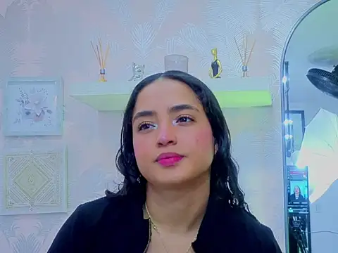 Snapshot of Emma_Thompssonn chatting on 03-20-26, 11:48 Emma Thompssonn online show from 03-20-26, 11:48