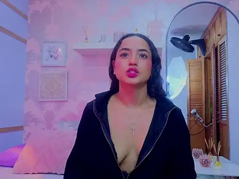 Snapshot of Emma_Thompssonn chatting on 03-22-26, 12:19 Emma Thompssonn online show from 03-22-26, 12:19