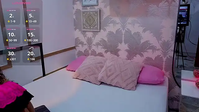 Emma Thompssonn online show from 06-19-26, 12:20