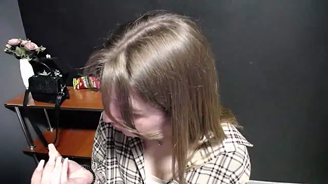 Sunny siren online show from 05-04-26, 12:34