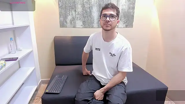 MATTHEW EVANS1 online show from 02-05-26, 01:16