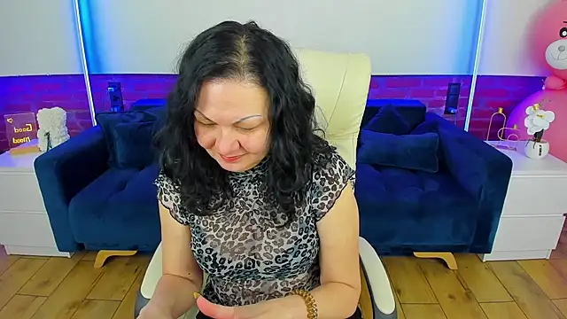 Snapshot of IrissMoon chatting on 01-19-26, 06:50 IrissMoon online show from 01-19-26, 06:50