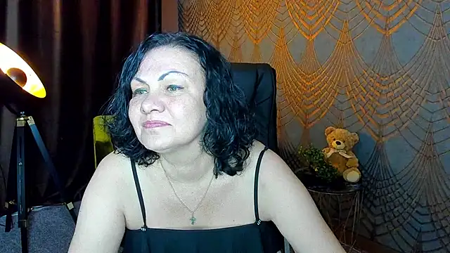 IrissMoon online show from 06-29-26, 05:24