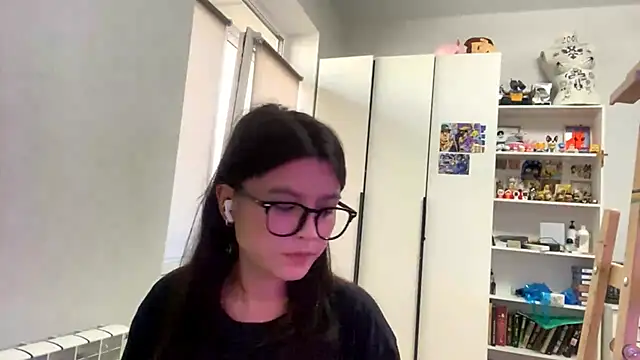 SaintMari online show from 05-06-26, 12:21