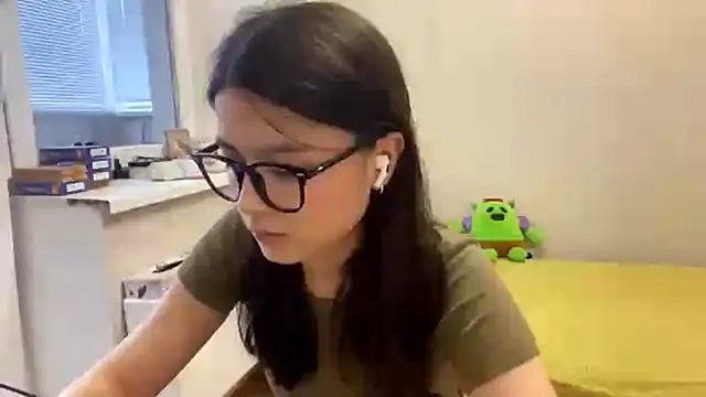 SaintMari online show from 06-19-26, 02:32