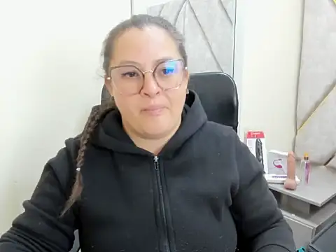 Sarah Boobs  online show from 05-10-26, 03:12