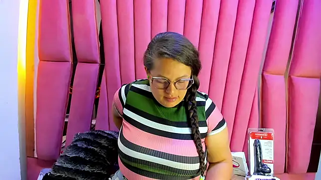 Sarah Boobs  online show from 06-26-26, 04:39